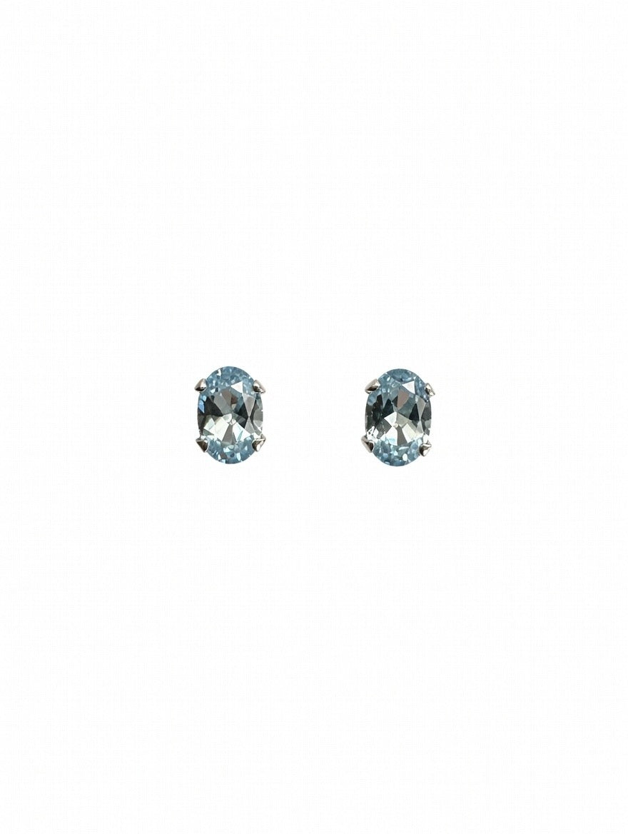 Stud earrings topaz