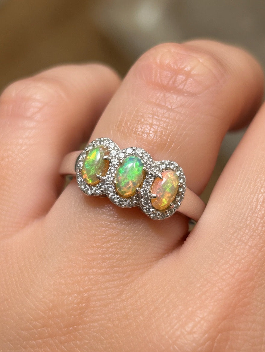 Opals silver ring