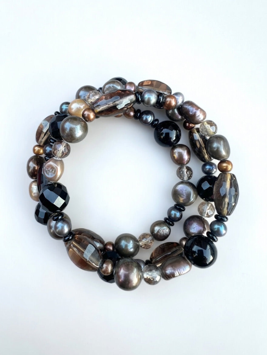 Pearls and gemstones bracelet