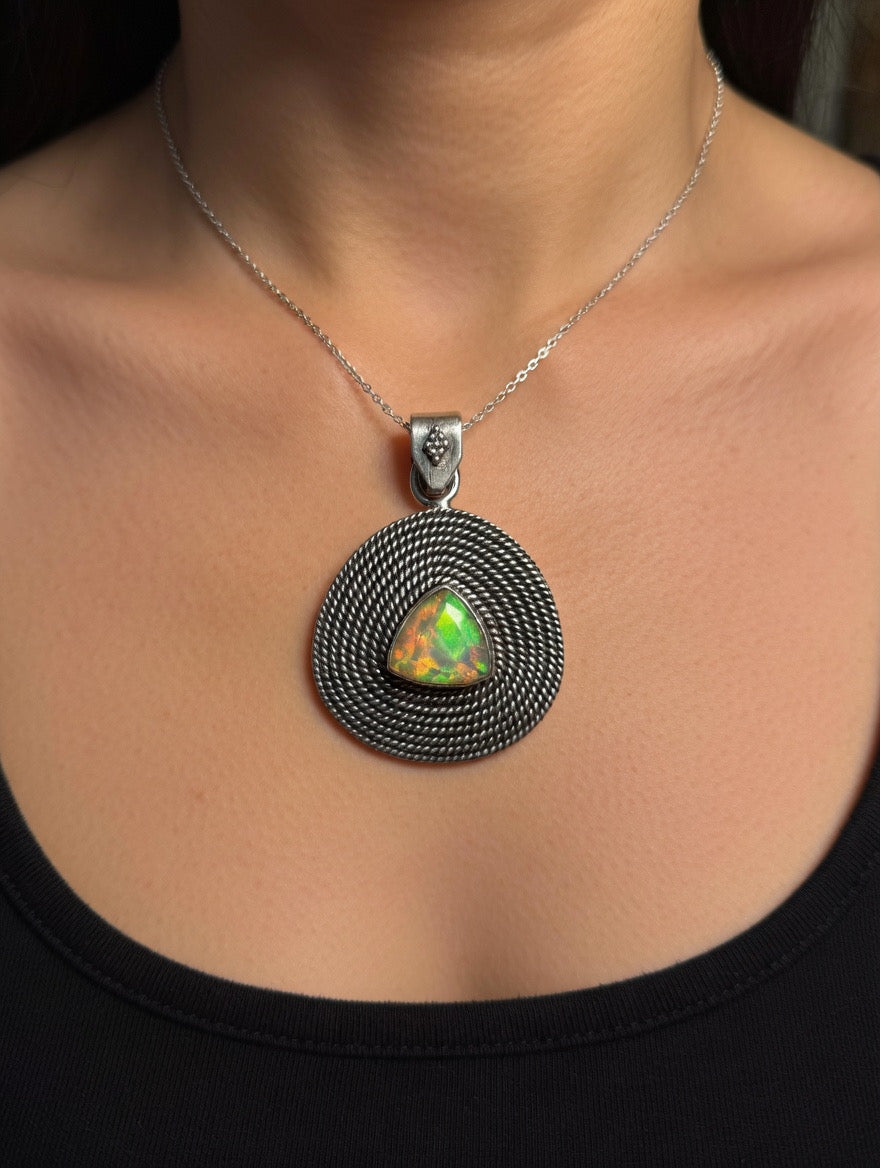 Vintage Silver pendant opal